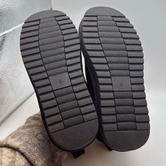CUSHIONAIRE Women's Cozy Genuine Suede Ankle SnowβBoots - Pull-On SIZE 6 BLACKβοΈ - Picture 7 of 7